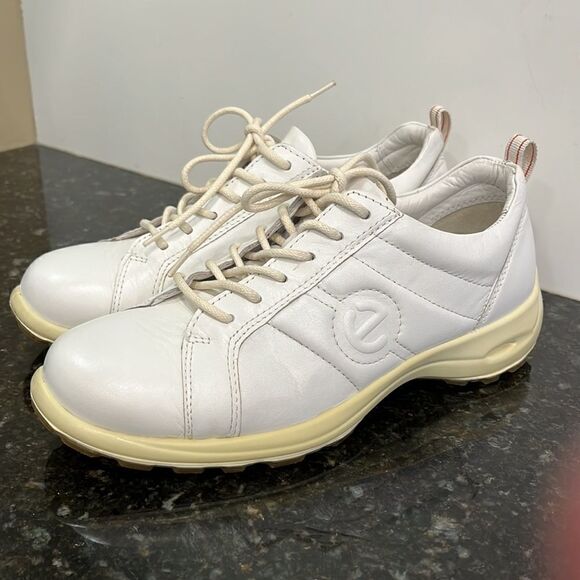 Ecco Women’s White Walking shoes. Size 36.(5/5.5) - Picture 2 of 7